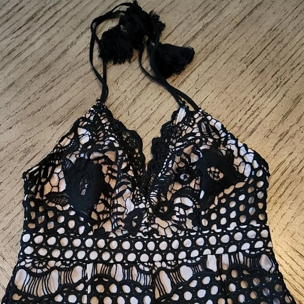 Black halter lace short jumpsuit size S Tea&Cup